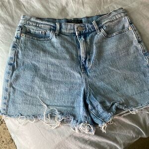 Banana Republic Girlfriend Short Size 28/6 like new
